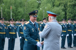 Казаки Центрального казачьего войска  поздравили  военнослужащих Кантемировской дивизии с 75-й годовщиной, 1 июля 2017 года