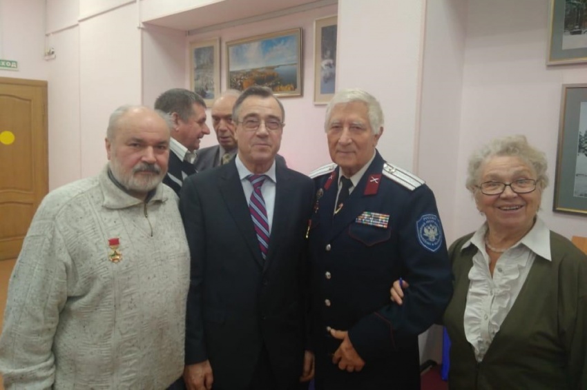 Заместитель атамана ОКО МО ВКО ЦКВ, казачий полковник Ким Ярушко награждён почётным знаком «Почётный ветеран Подмосковья» Заместитель атамана ОКО МО ВКО ЦКВ, казачий полковник Ким Ярушко награждён почётным знаком «Почётный ветеран Подмосковья»