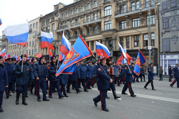 День народного единства в Москве – над Тверской развевались знамена Центрального казачьего войска