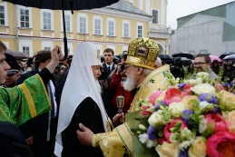 Тысячи паломников отпраздновали 350-летие обретения мощей святого преподобного Нила Столобенского