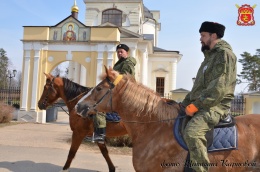 И вброд, и вплавь, и через поле – казаки ОКО Московской области ВКО ЦКВ несут службу в пеших и конных патрулях