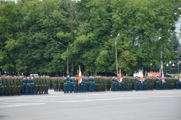 Казаки Центрального казачьего войска  поздравили  военнослужащих Кантемировской дивизии с 75-й годовщиной, 1 июля 2017 года