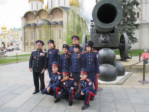 Казаки и кадеты ЯОКО побывали на панихиде в одном из соборов Кремля.