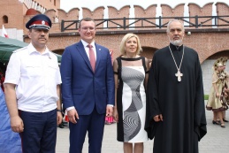 В Тульском кремле в рамках городского праздника в честь образа святителя Николая, именуемого «Тульский», состоялся научно-практический семинар на тему: «Сохранение и развитие традиций казачества в регионах России: опыт Тульской области»