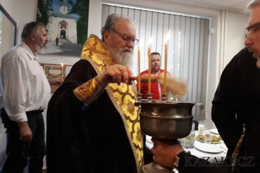 Новости наших друзей. 31 августа Владыка Михаил, архиепископ Пражский и Чешских земель освятил новое помещение ПДЦ и штаб ВСЧзС в Праге Новости наших друзей. 31 августа Владыка Михаил, архиепископ Пражский и Чешских земель освятил новое помещение ПДЦ и штаб ВСЧзС в Праге