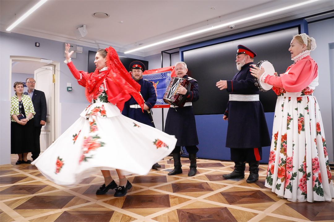 Через познания к истине