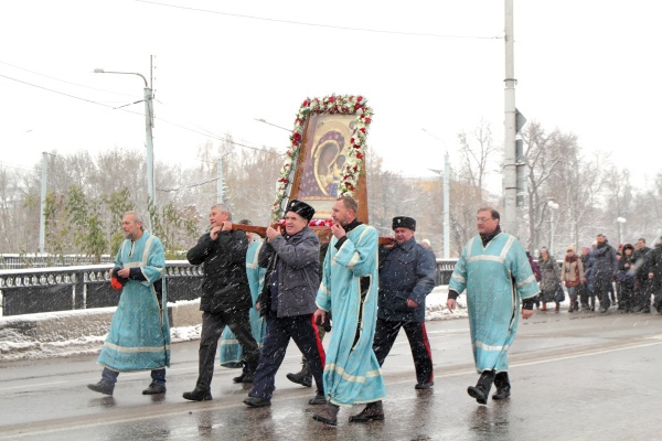 Крестный ход по городу Твери с «Казанским» образом  Пресвятой Богородицы