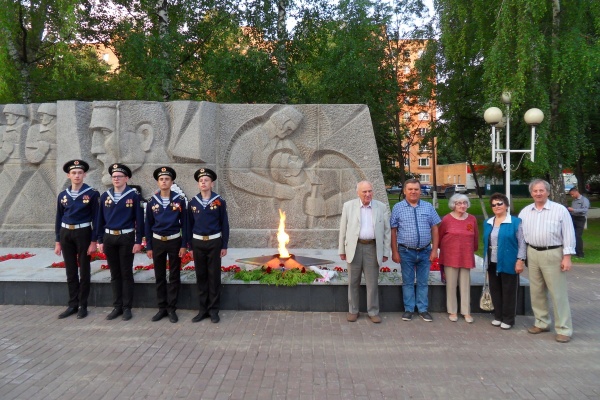 Свет Вечного огня не угасает