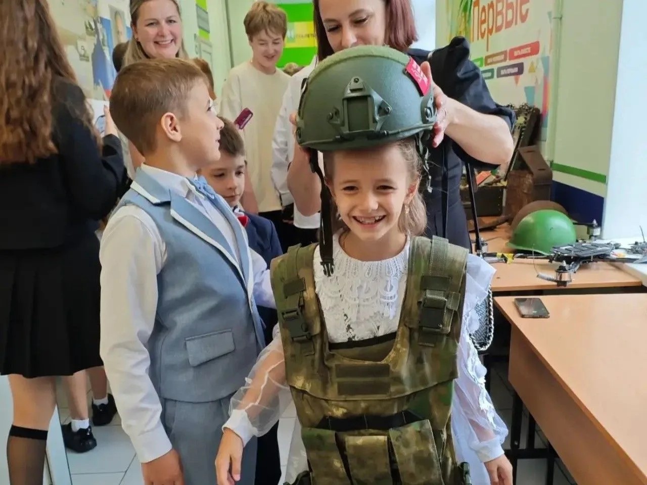 Казаки Брянского отдельского казачьего общества приняли участие в праздничных мероприятиях образовательных учреждений в День Знаний