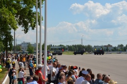 Казаки Центрального казачьего войска поздравили военнослужащих Кантемировской дивизии с 78-летием