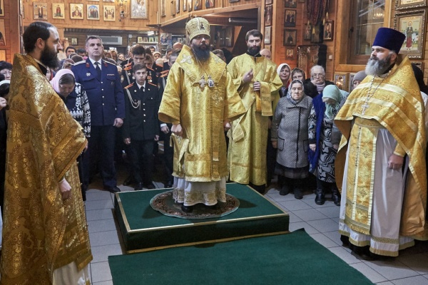 Архиерейское богослужение в Князь-Владимирском храме