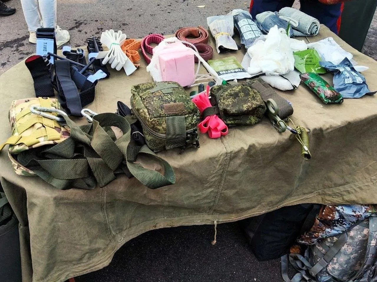 Казаки Московского окружного казачьего общества помогли в праздновании Преображения Господня на территории храма Священномученика Ермогена, Патриарха Московского и всея Руси