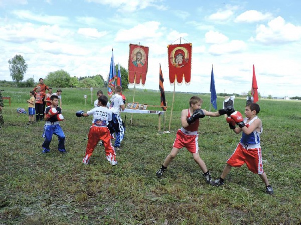 Брянские казаки организовали детский праздник