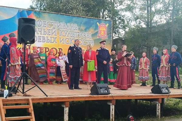 В поселке Красное Пламя прошел этап фестиваля казачьей культуры и боевых искусств