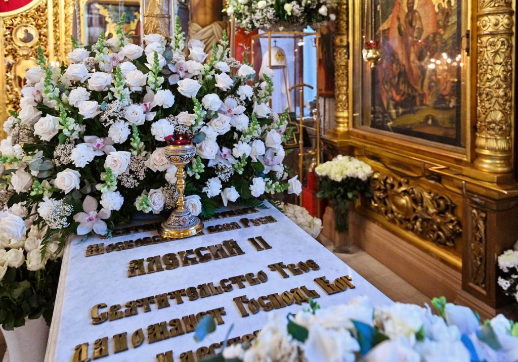 Настоятель храма св. равноап. кн. Владимира при МПКУ им. М.А. Шолохова, войсковой священник Центрального казачьего войска иерей Марк Кравченко сослужил Святейшему Патриарху Московскому и всея Руси Кириллу за панихидой по Святейшему Патриарху Алексию II