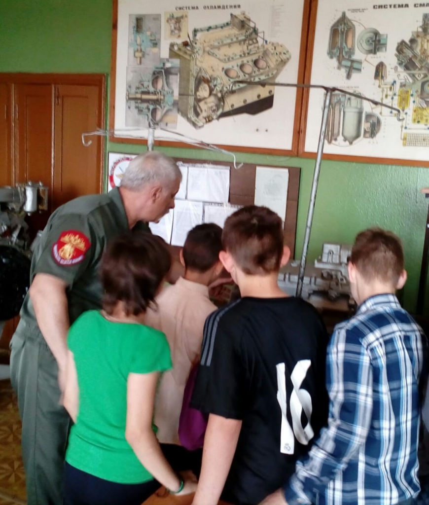Ярцевские казаки познакомили детей с историей ДОСААФ
