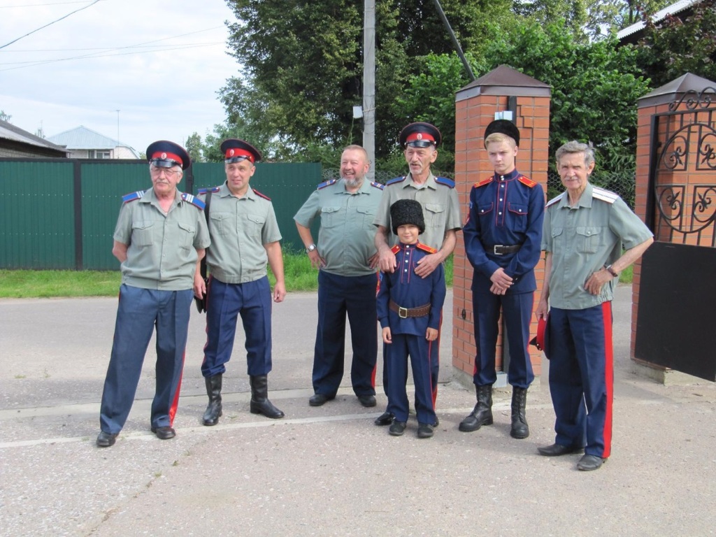 Крестный ход в Павлово-Посадском районе сопровождали казаки