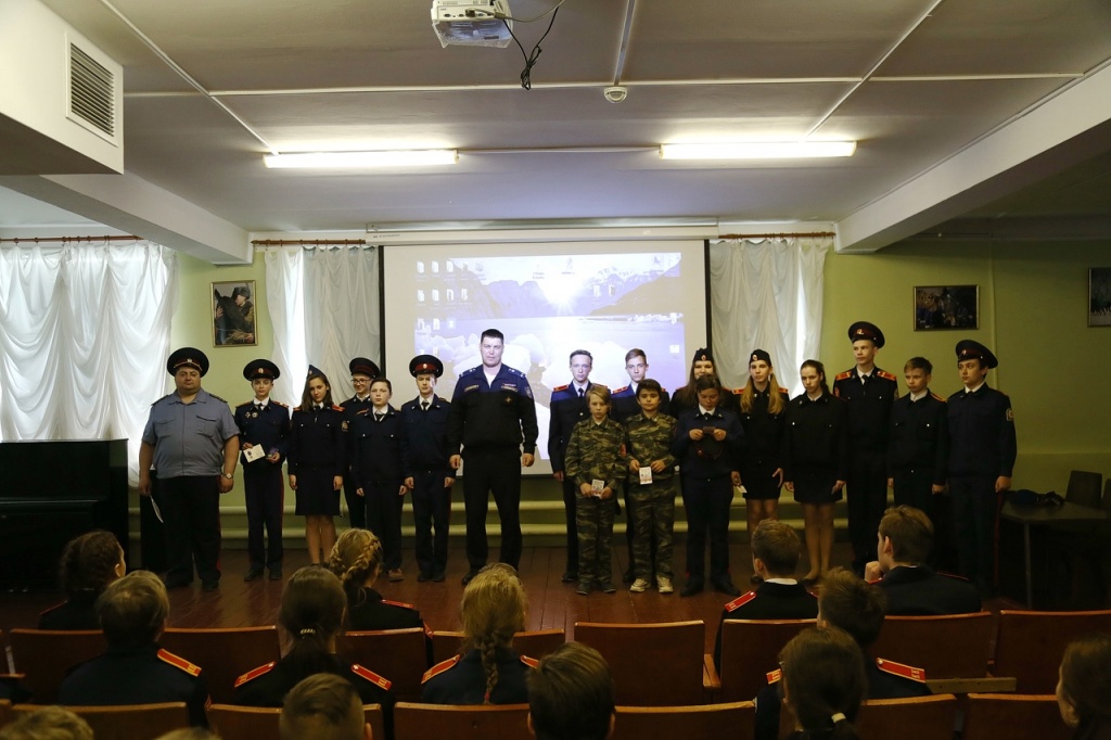 Калужская казачья кадетская сотня побывала на экскурсии в президентском эскорте Президентского полка