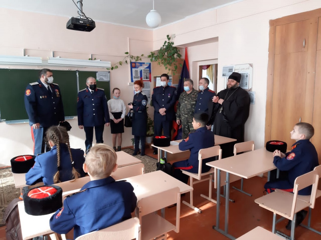 Белгородские казаки приехали к казачатам на выборы атамана