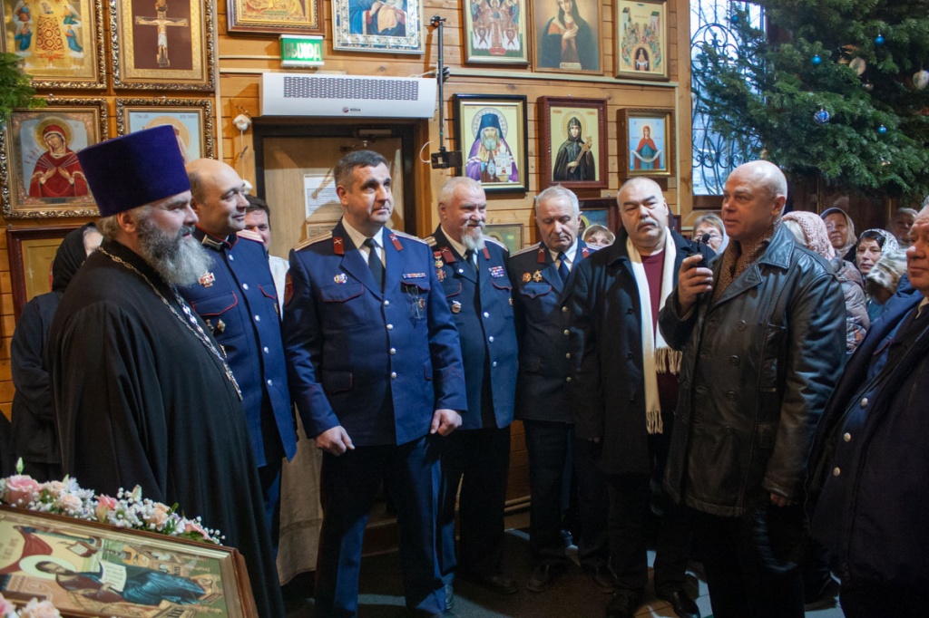 Архиерейское богослужение в день малого престольного праздника в честь апостола и евангелиста Марка в храме св. равноап. кн. Владимира при МПКУ им. М.А. Шолохова