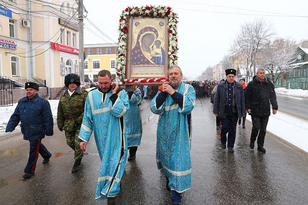 Крестный ход по городу Твери с «Казанским» образом Пресвятой Богородицы