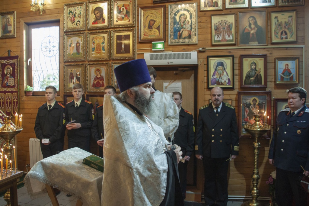 В храме св. равн. кн. Владимира при МПКУ им. М.А. Шолохова ослужена заупокойная панихида по жертвам политики расказачивания