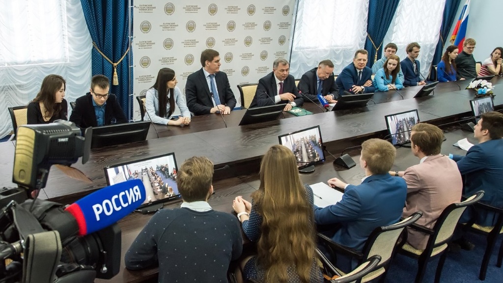 Александр Беглов положительно оценил ход реализации стратегических инициатив Президента страны в Калужской области