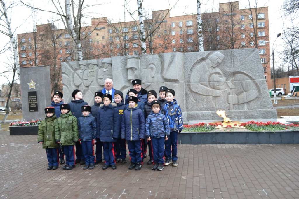 "Слава и тебе, великий город, сливший воедино фронт и тыл"