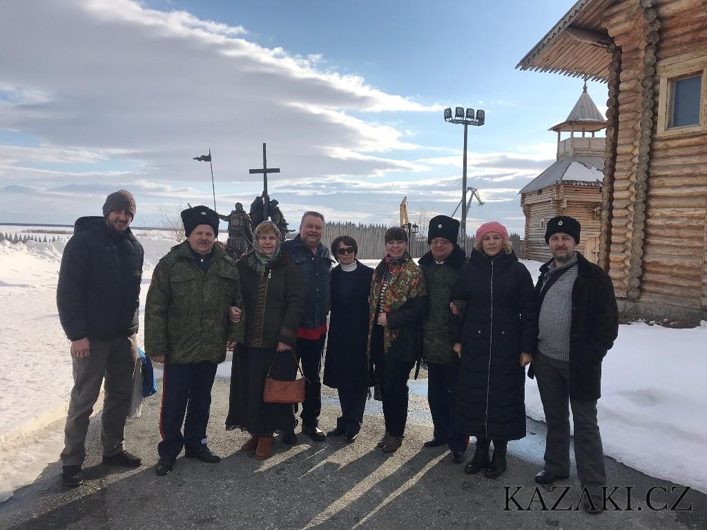Новости наших друзей. Казакам зарубежья, 7 апреля 2019 года, в Салехарде передали копию Знамени Победы