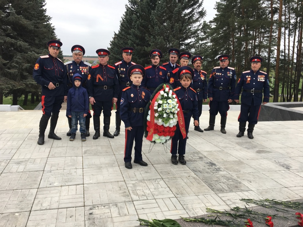 Казаки СКО Серпуховского района побывали на мемориале павшим воинам в г. Кременки