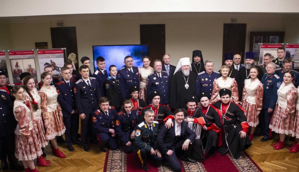 Войсковой священник иерей Марк Кравченко принял участие в открытии выставки, посвященной истории российского казачества