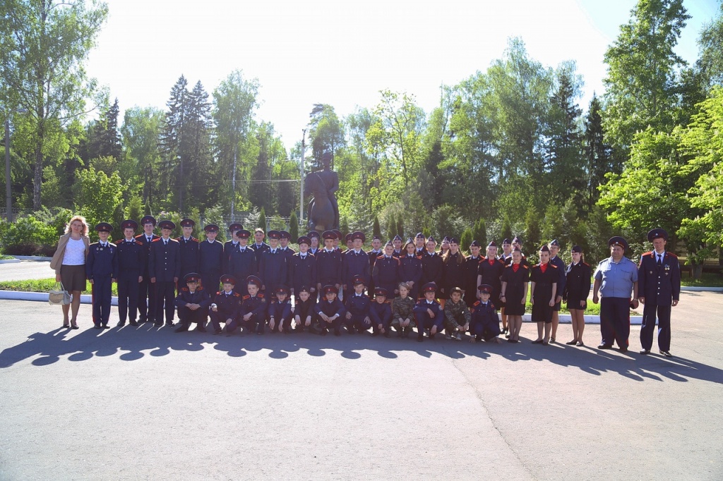 Калужская казачья кадетская сотня побывала на экскурсии в президентском эскорте Президентского полка