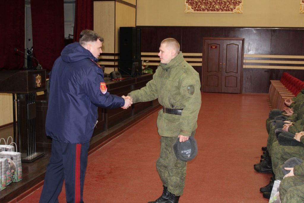 Казаки ВКО ЦКВ поздравили военнослужащих с днем защитника Отечества