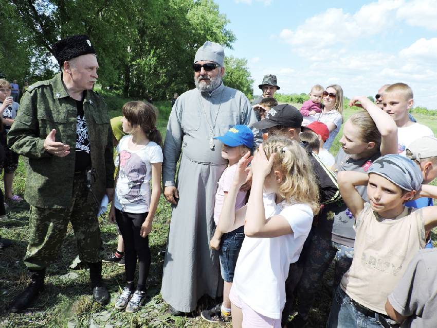 Брянские казаки организовали детский праздник