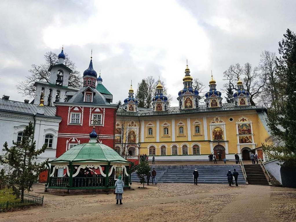 Паломничество прихожан Князь-Владимирского храма по святыням Псковской земли