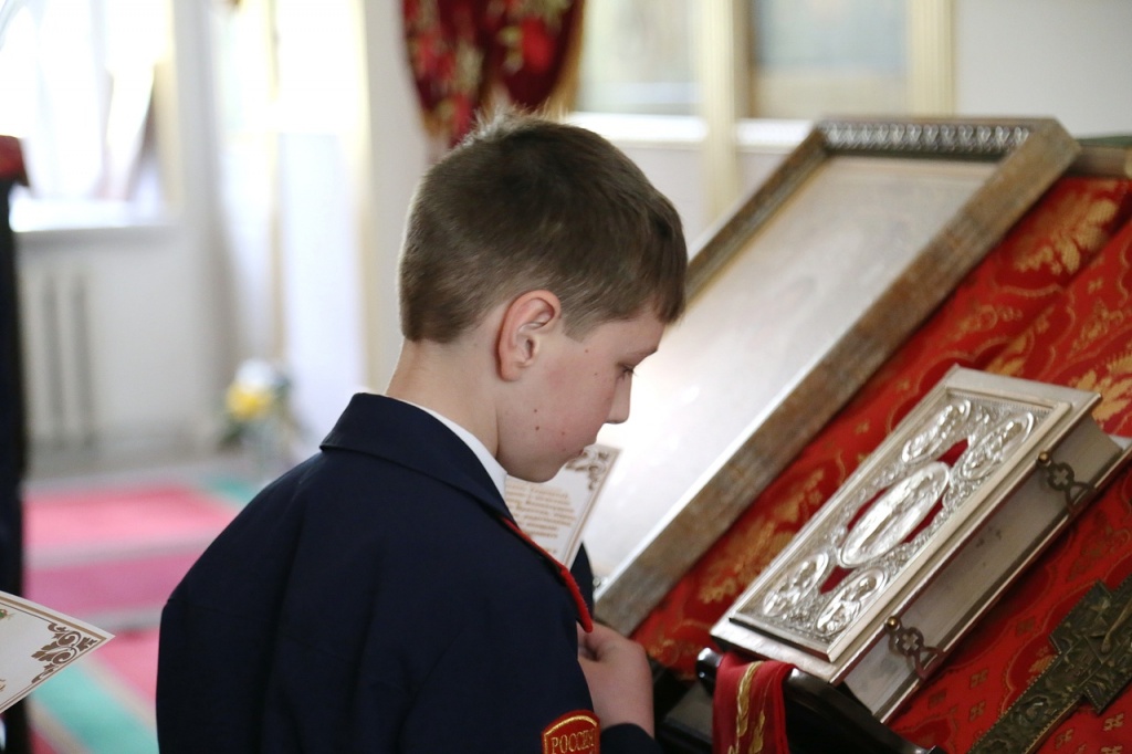 В Калуге состоялся чин освящения знамени Первой Калужской казачьей кадетской сотни