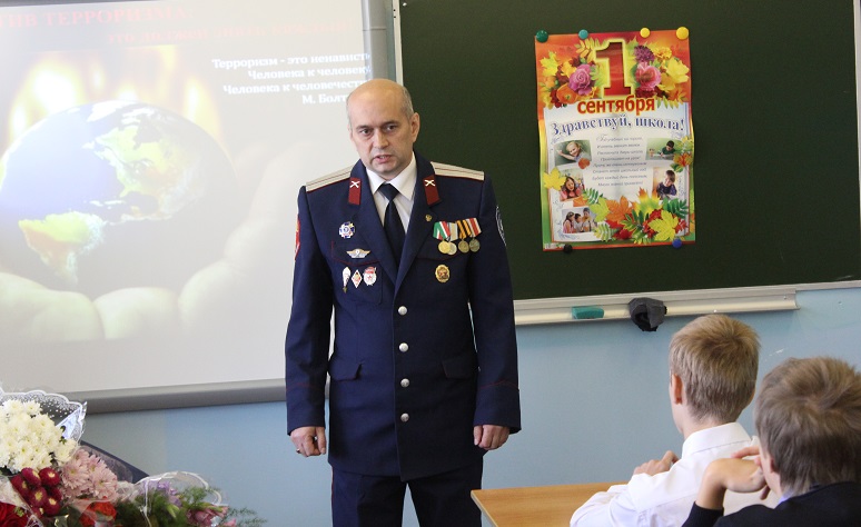 В Калуге казаков-кадетов поздравили с двойным праздником