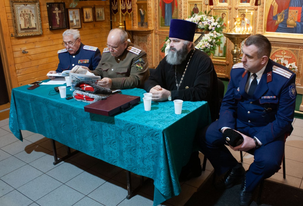 В храме св. равноап. кн. Владимира при МПКУ им. М.А. Шолохова почтили память жертв политики расказачивания