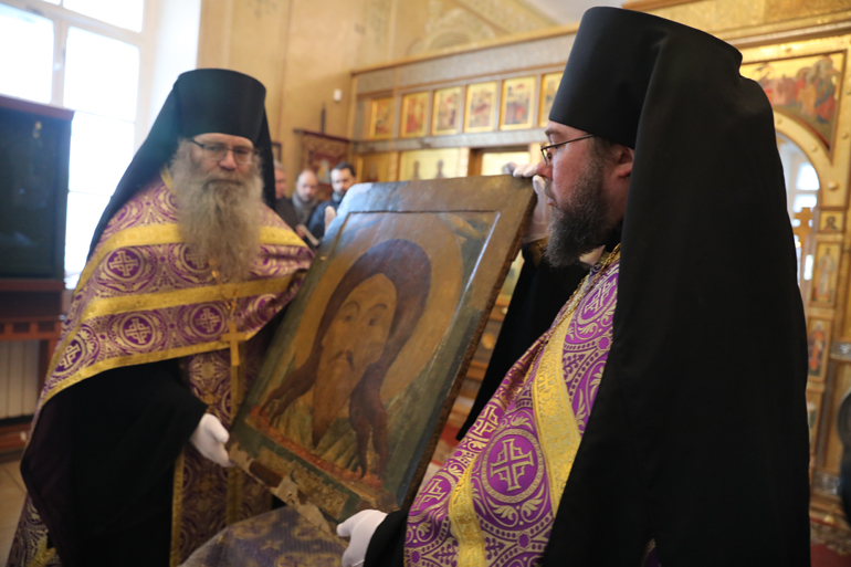Казаки приняли участие в церемонии передачи Министром культуры старинной иконы ярославскому монастырю