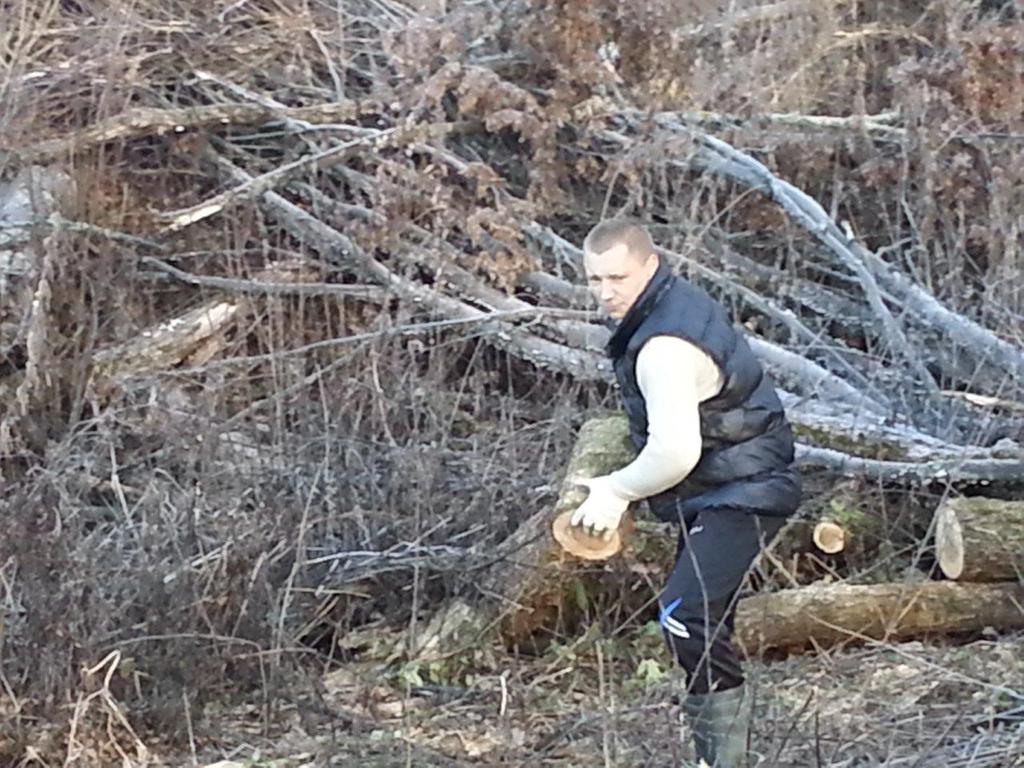 Калужские казаки помогают восстанавливать храм Калужские казаки помогают восстанавливать храм