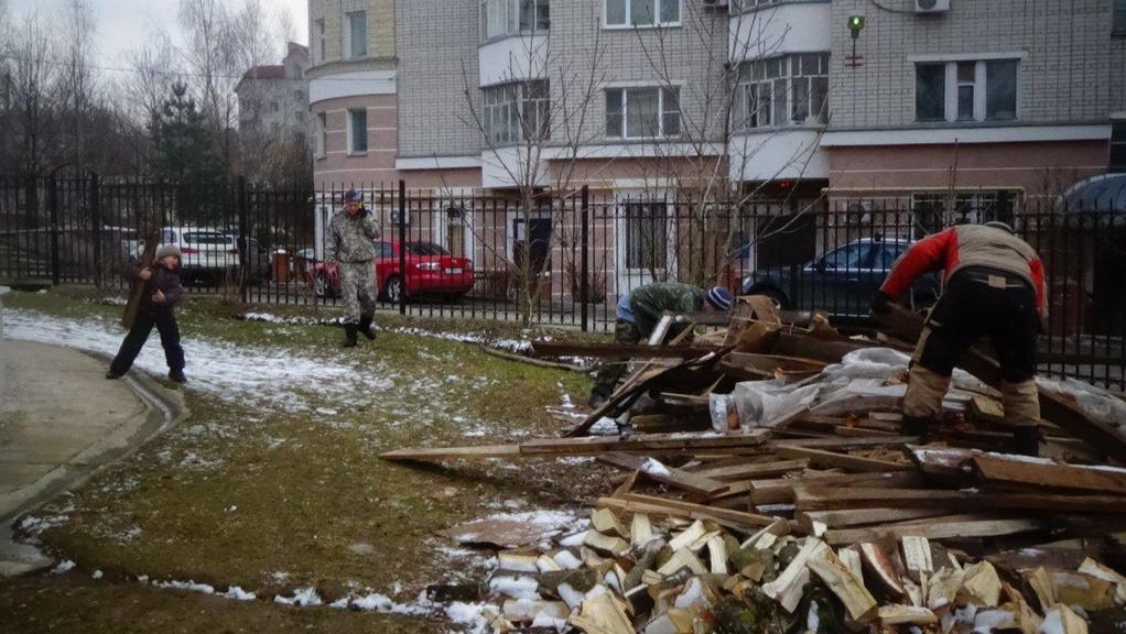 Субботник в полковом храме