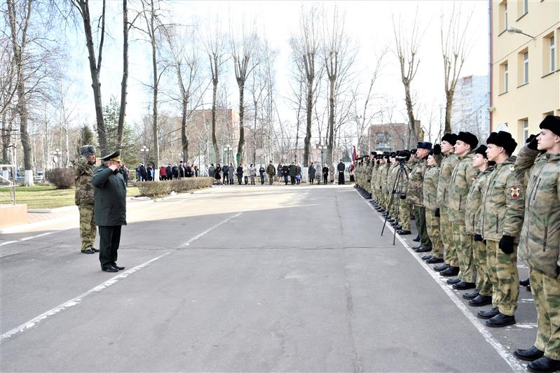 В Московском президентском кадетском училище имени М.А. Шолохова прошла торжественная церемония прощания со Знаменем начальника училища
