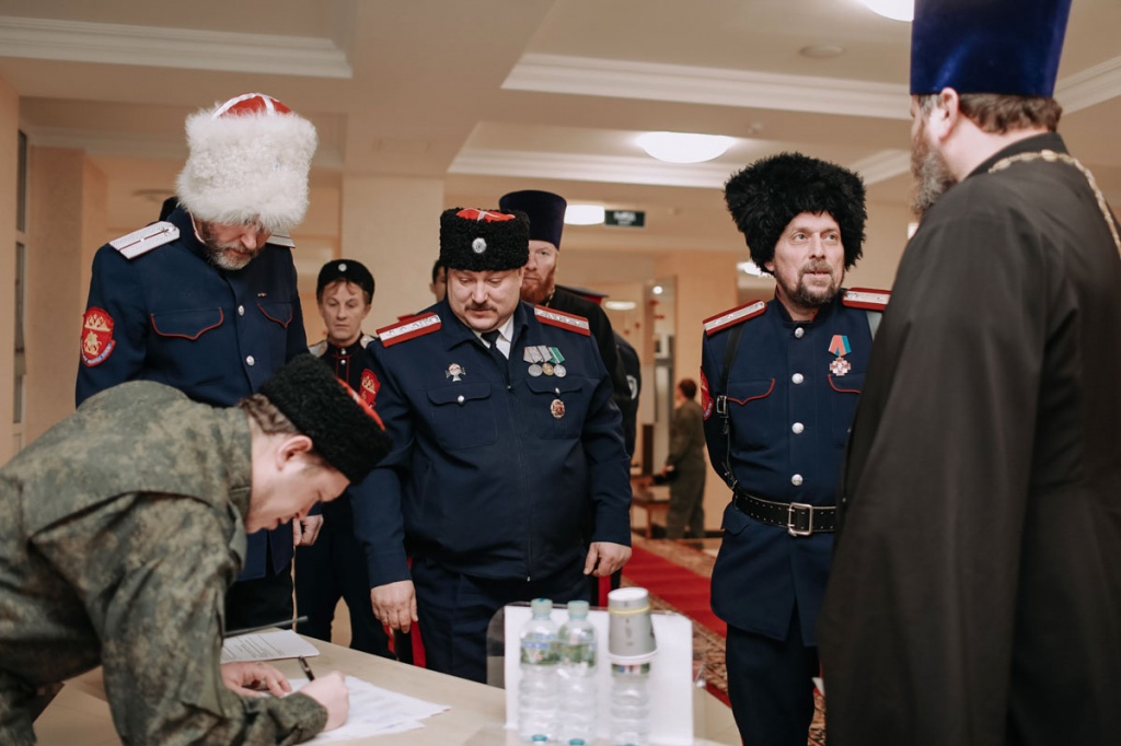 Настоятель храма св. равноап. кн. Владимира при МПКУ им. М.А. Шолохова, войсковой священник Центрального казачьего войска иерей Марк Кравченко принял участие в региональном этапе Международных Рождественских образовательных чтений московской областной епархии