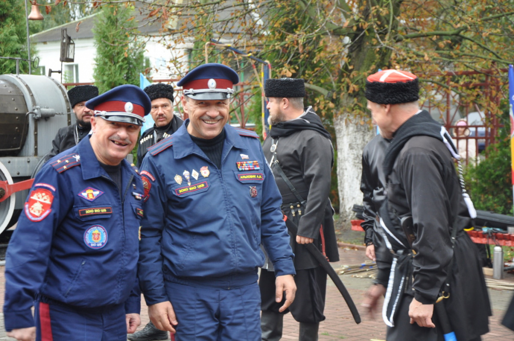 С участием в делах страны