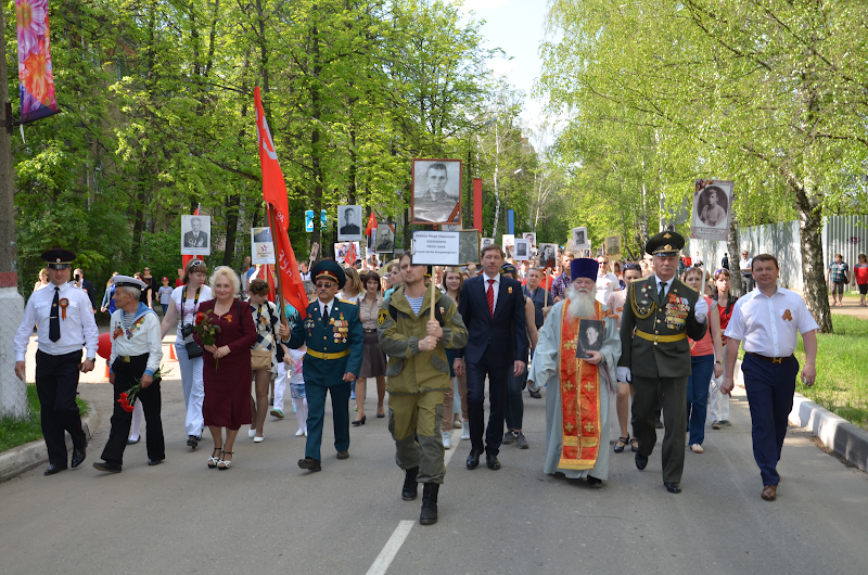 «Нет в России семьи такой, где б не памятен был свой герой…» - казаки г. Жуковский приняли участие в параде