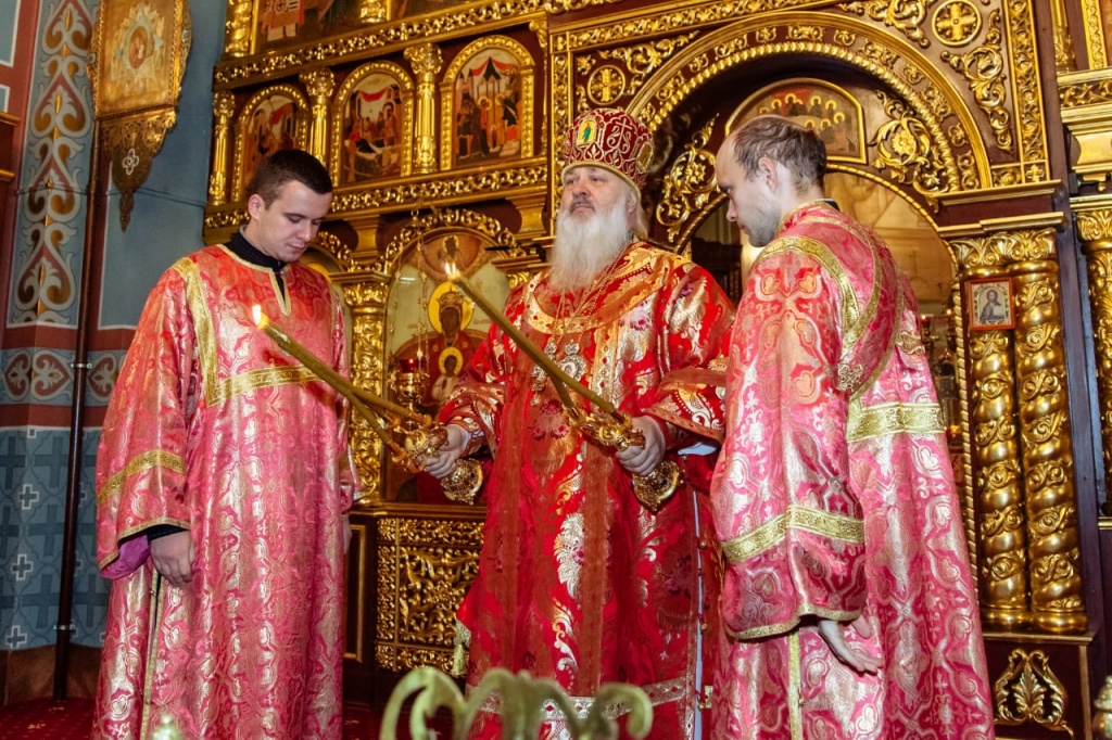 Казачье знамя ДХКО передано на хранение в собор Всех святых в земле Российской просиявших г. Домодедово
