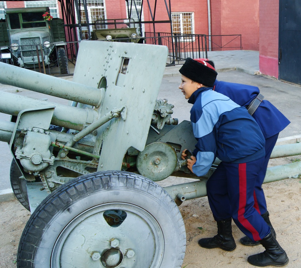 Юные казаки Смоленщины побывали в музее Великой Отечественной войны