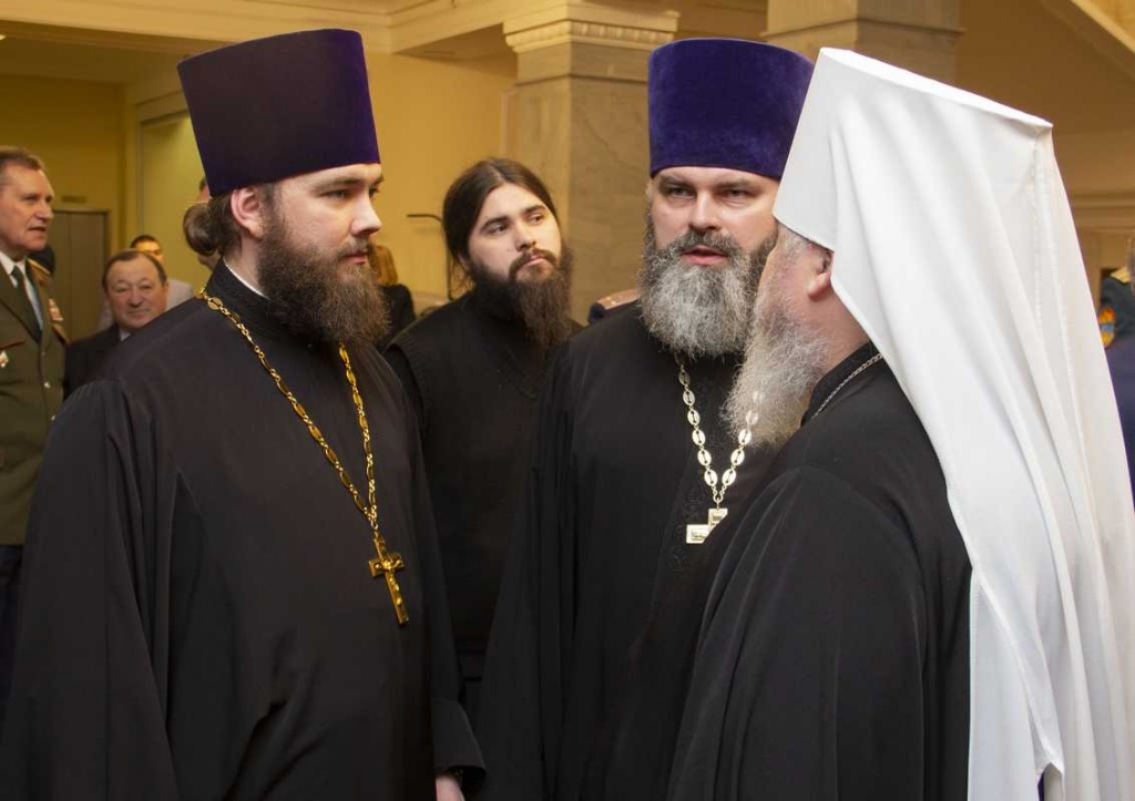 Войсковой священник иерей Марк Кравченко принял участие в открытии выставки, посвященной истории российского казачества