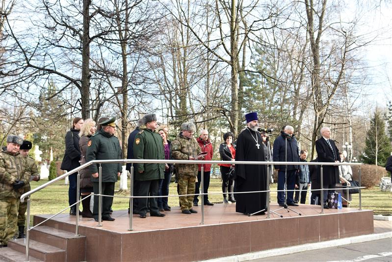 В Московском президентском кадетском училище имени М.А. Шолохова прошла торжественная церемония прощания со Знаменем начальника училища