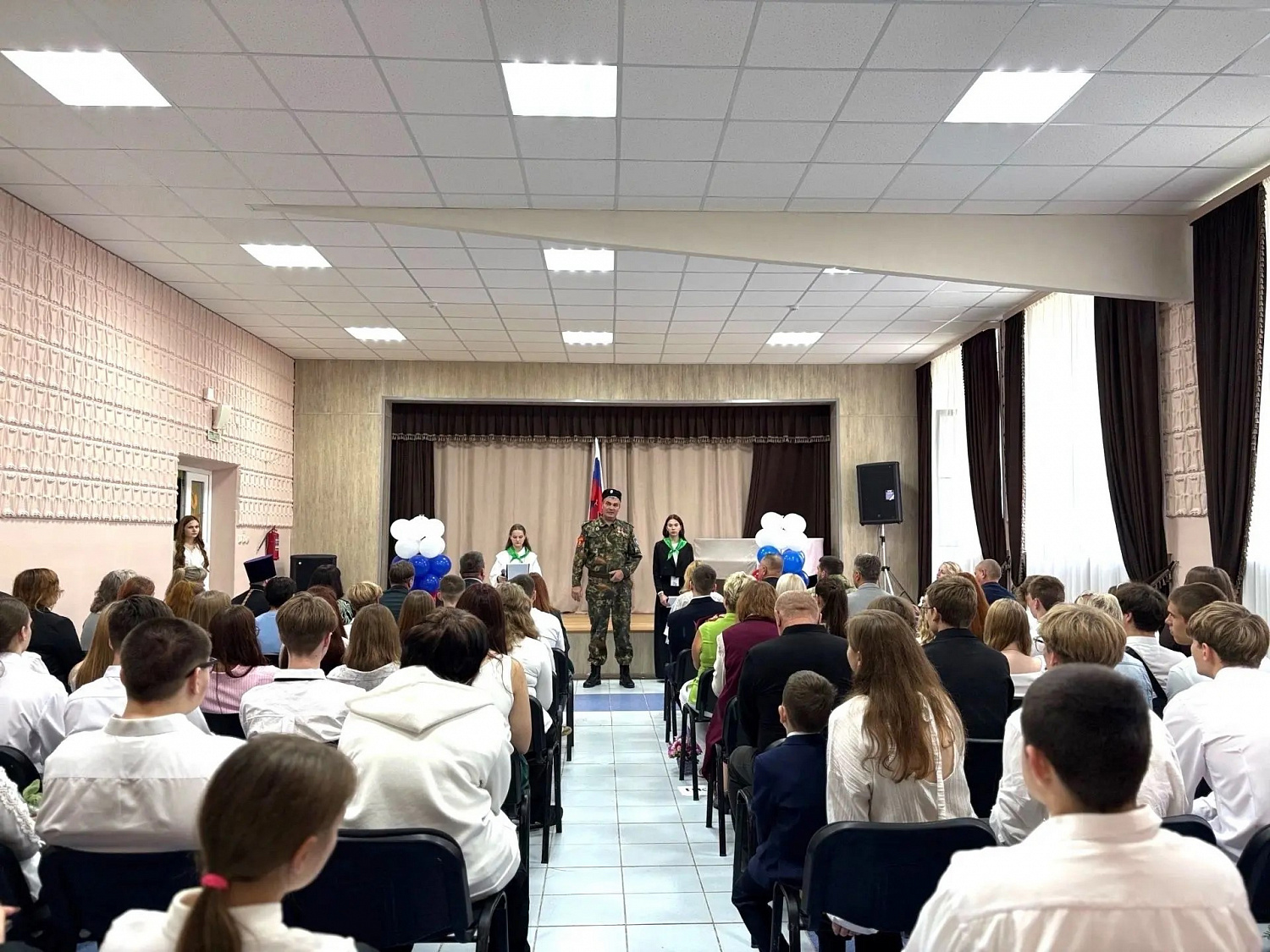Казаки Брянского отдельского казачьего общества приняли участие в праздничных мероприятиях образовательных учреждений в День Знаний